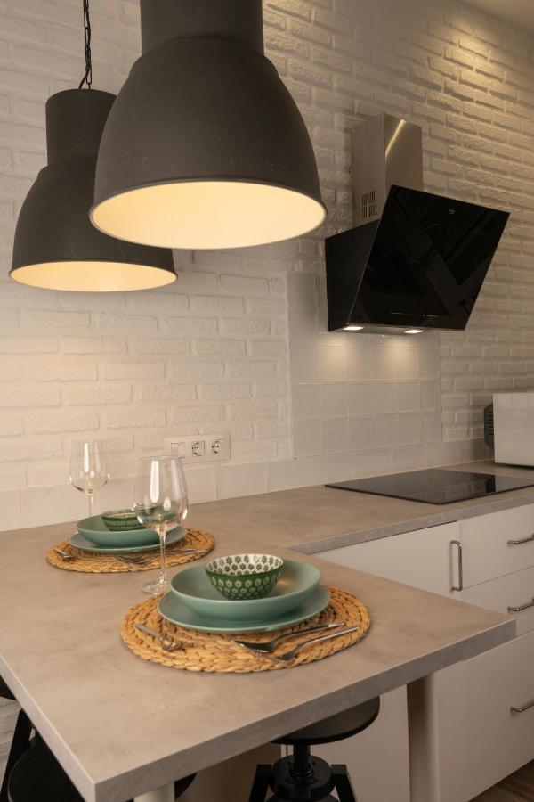 Apartsuite B&R Triana Arellano Севилья Экстерьер фото