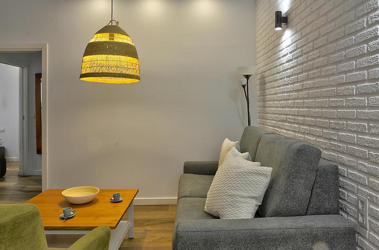 Apartsuite B&R Triana Arellano Севилья Экстерьер фото