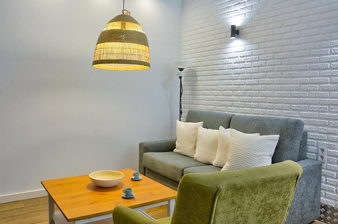 Apartsuite B&R Triana Arellano Севилья Экстерьер фото