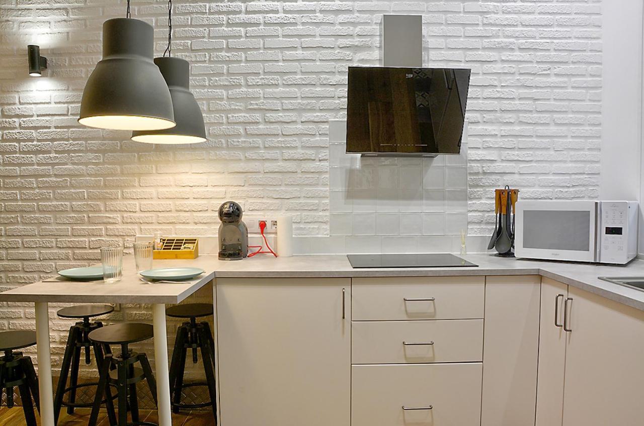 Apartsuite B&R Triana Arellano Севилья Экстерьер фото