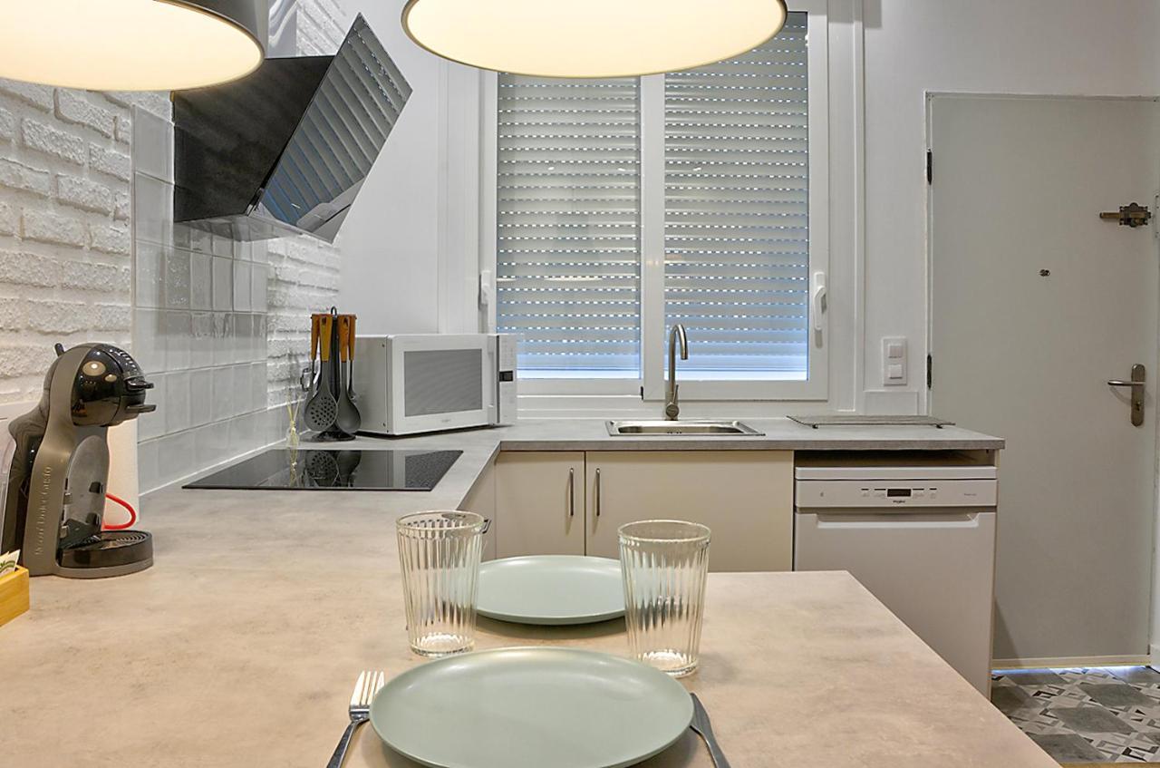 Apartsuite B&R Triana Arellano Севилья Экстерьер фото