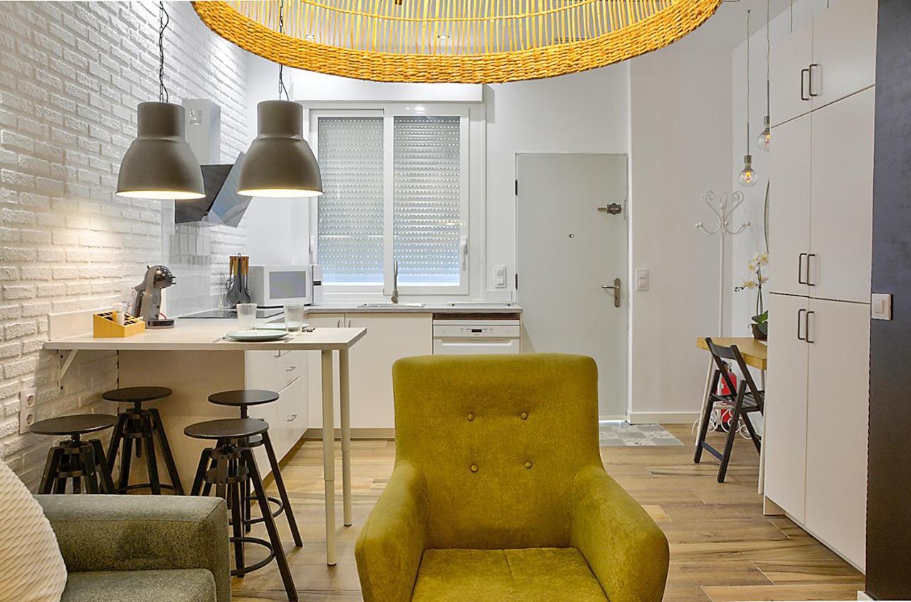 Apartsuite B&R Triana Arellano Севилья Экстерьер фото