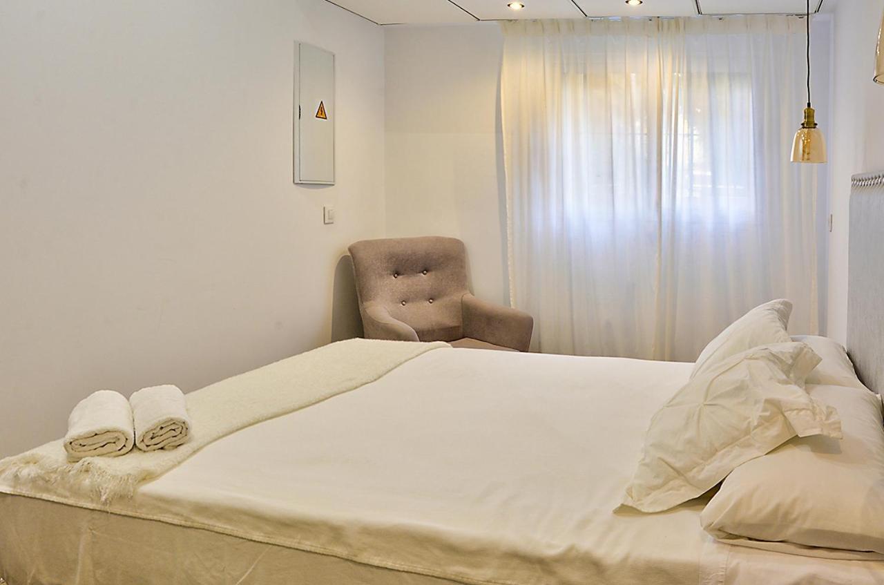 Apartsuite B&R Triana Arellano Севилья Экстерьер фото