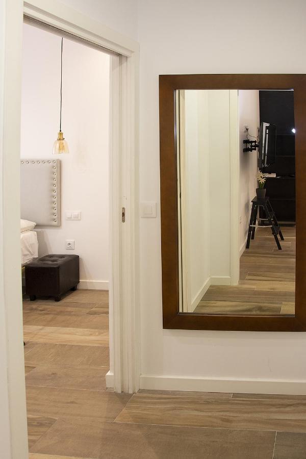 Apartsuite B&R Triana Arellano Севилья Экстерьер фото